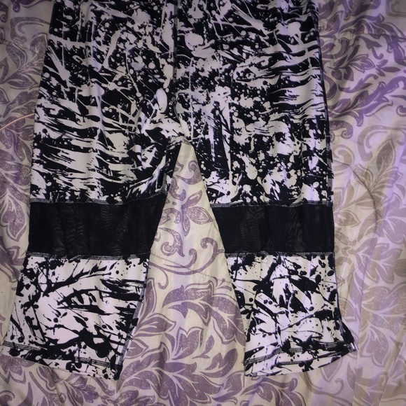 Women’s exercising leggings - Picture 3 of 3